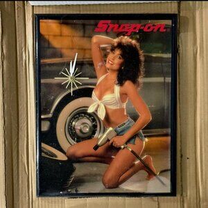 OSNIB Vintage Snap-on Collectible Pinup Girl Advertising Clock Nostalgic
